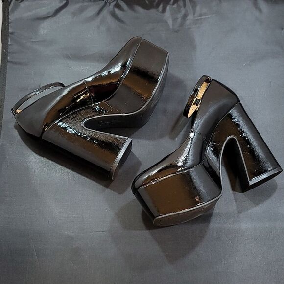 BRAND JESSICA SIMPSON WOMEN'S SIANTAR PATENT EMBOSSED PLATFORM HEELS - Picture 9 of 16